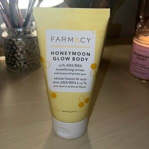 Farmacy Honeymood Glow Body